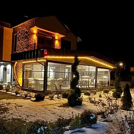 Erciyes Yakin Luex *