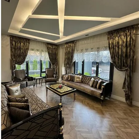 Villa Erciyes Yakin Luex *