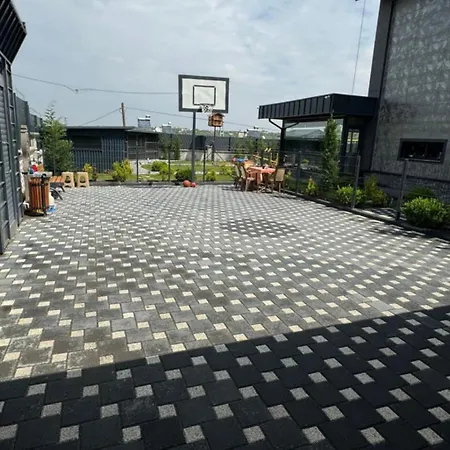 Erciyes Yakin Luex *